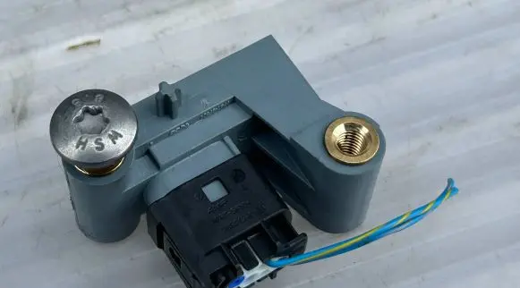 BMW 7 F01 F02 F03 F04 Airbag deployment crash/impact sensor 9159314 001537 010210