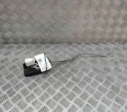 Chevrolet TrailBlazer Front door lock 16872414