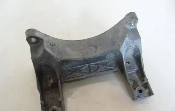 KIA Stinger Gearbox mounting bracket
