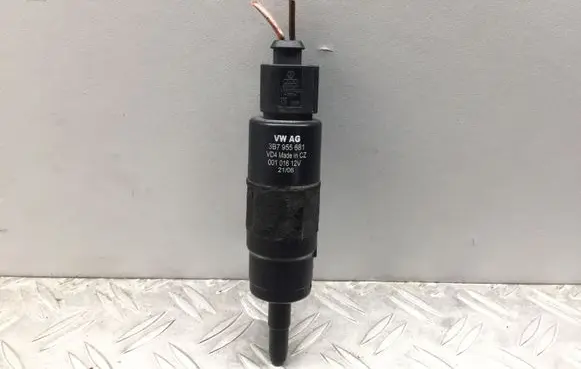 Audi A6 Allroad C6 Headlight washer pump 3B7955681