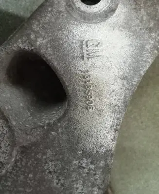 Gearbox mounting bracket