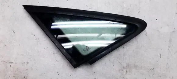 Volkswagen Touran I Front triangle window/glass e643r00048 e643r-00048