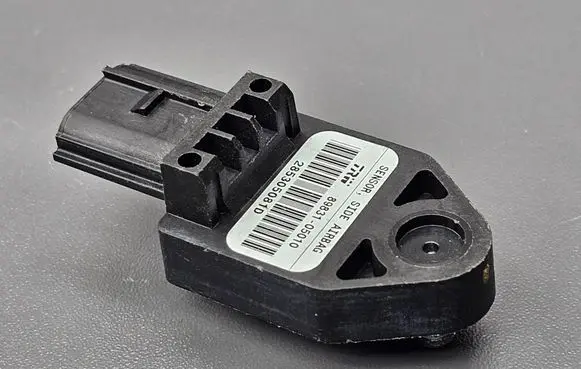 Toyota Avensis T250 Airbag deployment crash/impact sensor 8983105010