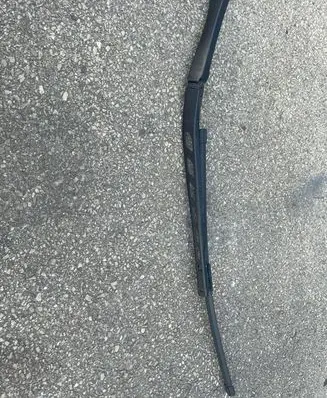 BMW 5 E60 E61 Front wiper blade arm