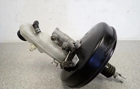Toyota Verso Brake booster 