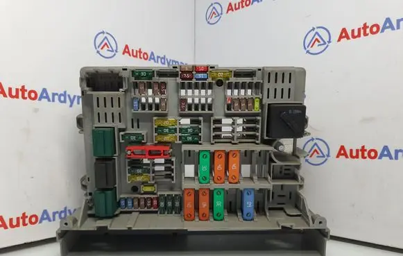 BMW 3 E90 E91 Fuse module 6906621 61146906621 6978270