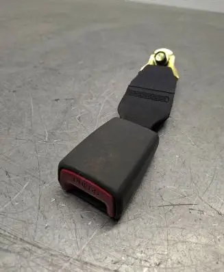 Toyota Hilux (N80, N90, N100, N110) Rear seatbelt buckle D016001