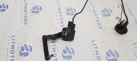 BMW 5 E39 Front height sensor lever 1093698