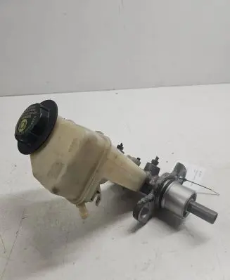 Master brake cylinder