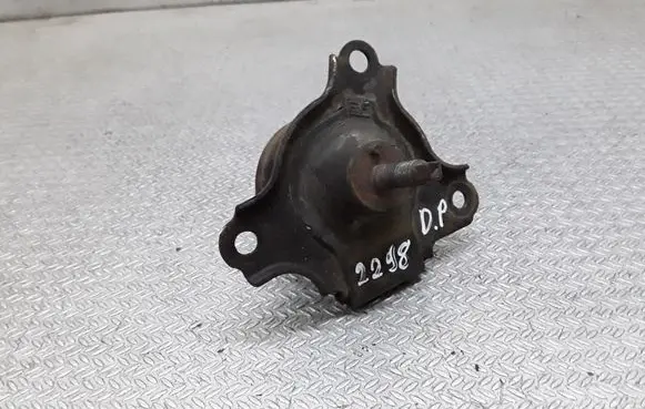 Honda Civic Engine mount bracket