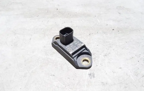 Volkswagen Scirocco Airbag deployment crash/impact sensor 3C0907651