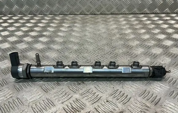 BMW 3 F30 F35 F31 Fuel main line pipe 7809127