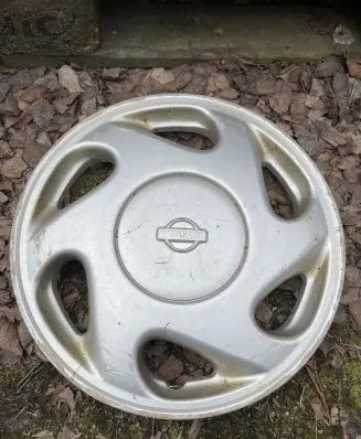 Nissan Primera R14 wheel hub/cap/trim 403152F100