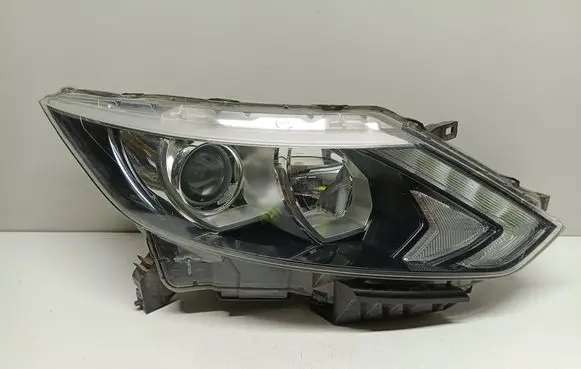 Nissan Qashqai Headlight/headlamp 10018013