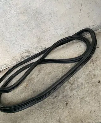 Volkswagen Touran III Rear door rubber seal (on body) 5ta867913