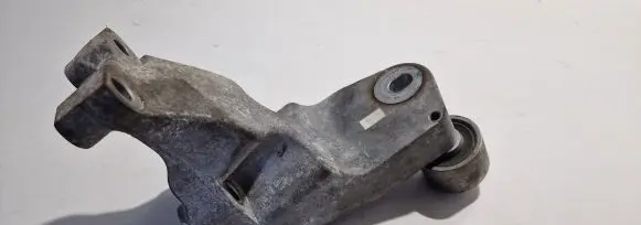 Ford Mustang VI Engine mounting bracket X05303A