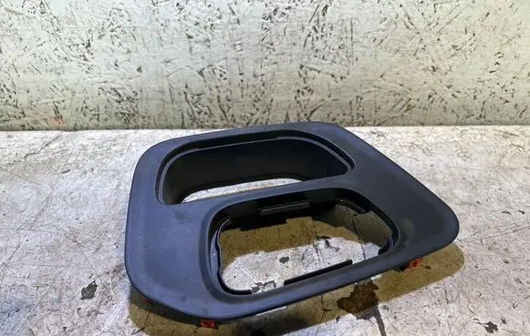 Dodge Challenger Gear shifter surround trim plastic 5RJ51TRMAA 64981 PT64248