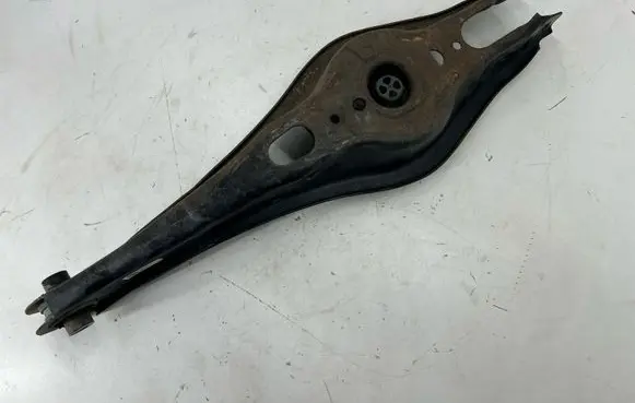 Rear upper control arm/wishbone