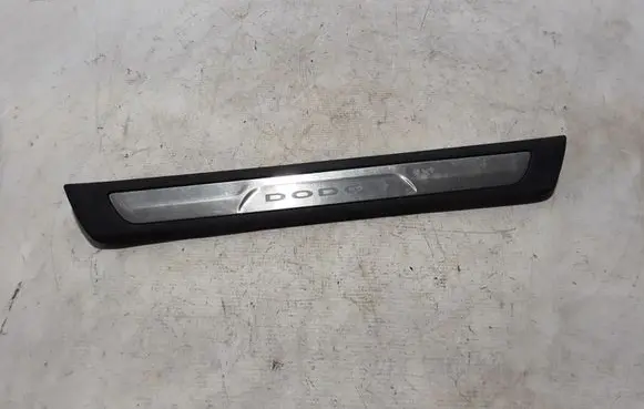 Dodge Durango Front sill trim cover 1NC81TRMAB
