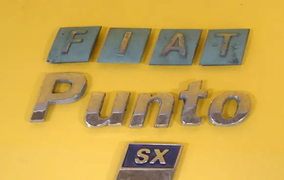 Fiat Punto (188) Manufacturers badge/model letters 