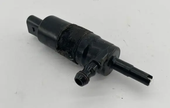 Audi A6 S6 C6 4F Headlight washer pump 3B7955681