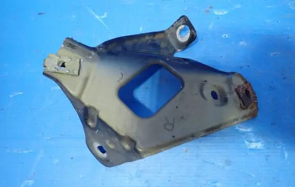 Chevrolet Orlando Fender mounting bracket