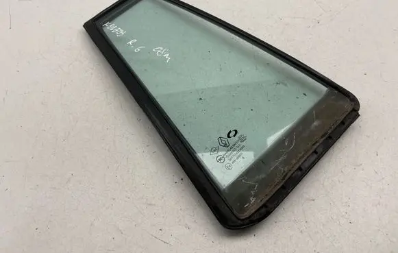 Renault Koleos I Rear vent window glass DOT772AS2M440 43R000071