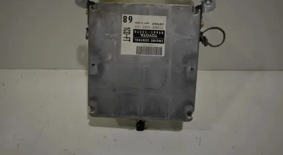 Toyota Corolla E120 E130 Engine control unit/module 8966113270
