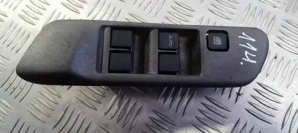 Nissan Primera Front door window switch trim 
