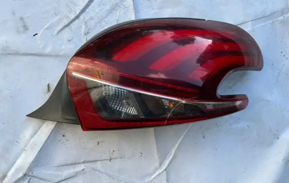 Peugeot 208 Rear/tail lights 9810430580