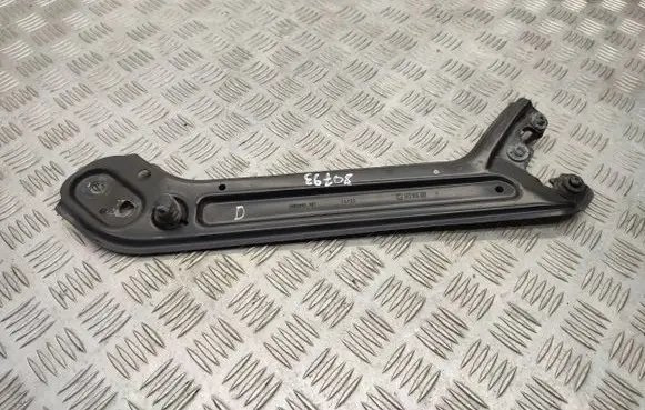 Headlight/headlamp mounting bracket
