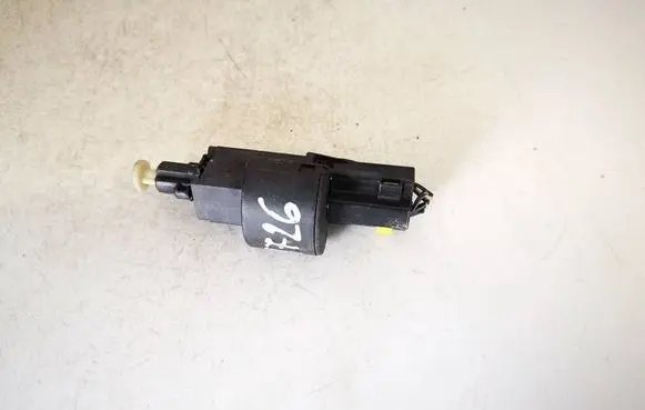 Opel Zafira A Brake pedal sensor switch