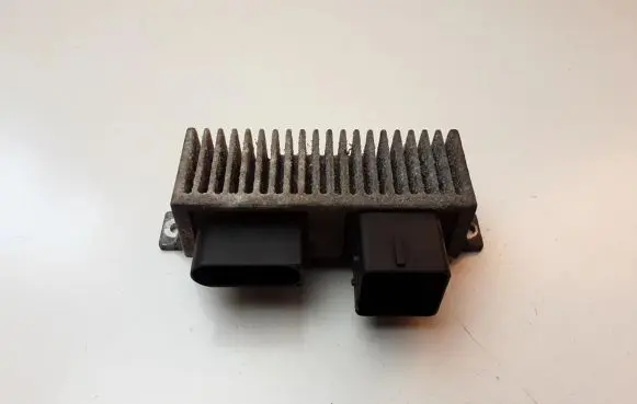 Nissan Qashqai Glow plug pre-heat relay 271206395R