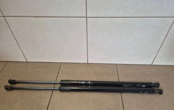 Hyundai i40 Tailgate/trunk strut/damper 817703Z000 817803Z000