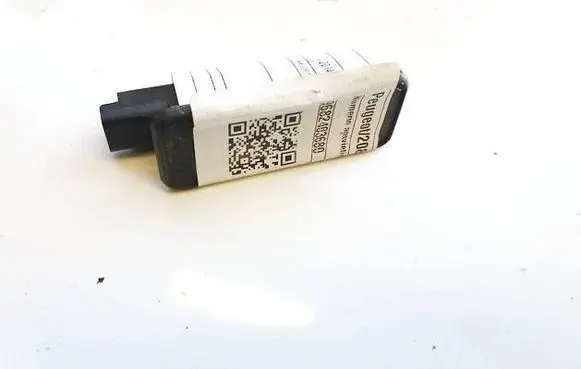 Peugeot 208 I Number plate light 9682403680