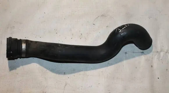 Volvo XC90 Engine coolant pipe/hose 30741048