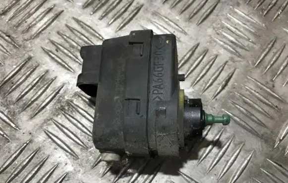 Renault Clio III Headlight level adjustment motor 87700840141