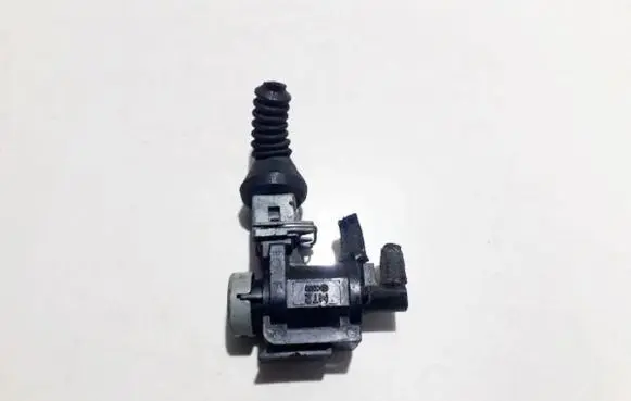 Audi A4 S4 B5 8D Turbo solenoid valve 1j0906283