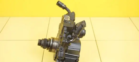 Mercedes-Benz C W204 Fuel injection high pressure pump A6510700601 651911