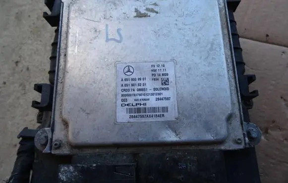 Mercedes-Benz E W212 Engine control unit/module A6519009901 28447597 A6519016201