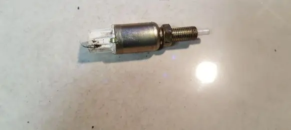 Toyota RAV 4 (XA20) Brake pedal sensor switch