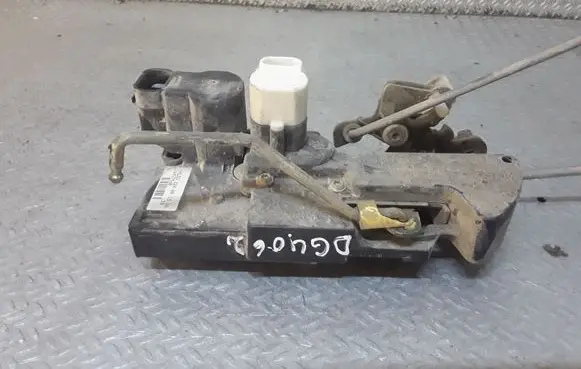 Opel Frontera B Rear door lock 16637560