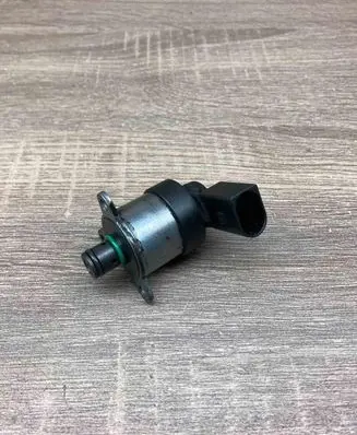 Mercedes-Benz Sprinter W906 Fuel pressure sensor 0001149010