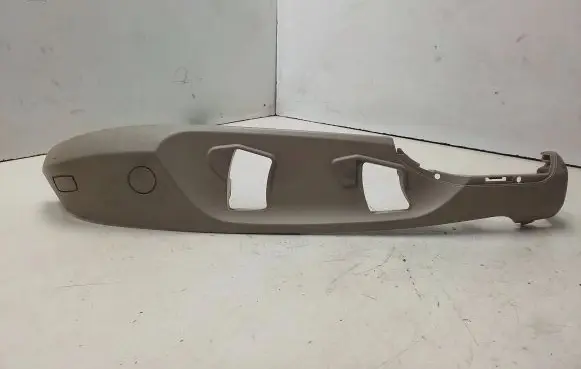 BMW 3 E90 E91 Seat trim 7118481