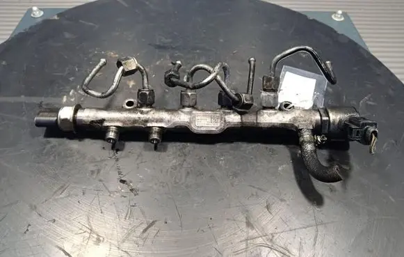 Volkswagen Crafter Fuel main line pipe