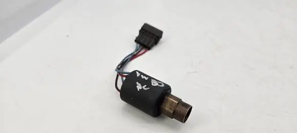 Air conditioning (A/C) pressure sensor