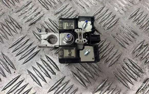 Toyota Mirai Battery relay fuse 