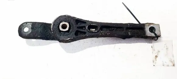 Volkswagen PASSAT B6 Engine mount bracket 