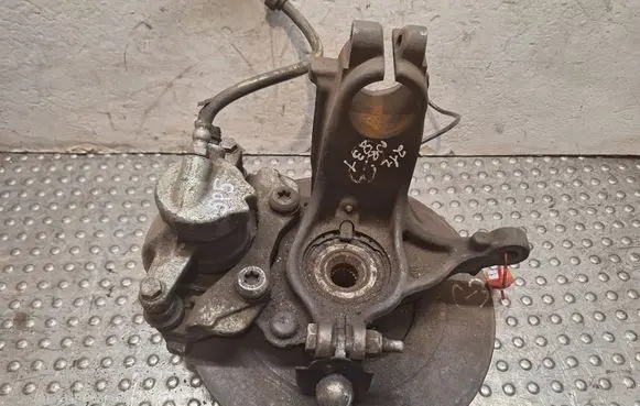 Front wheel hub spindle knuckle