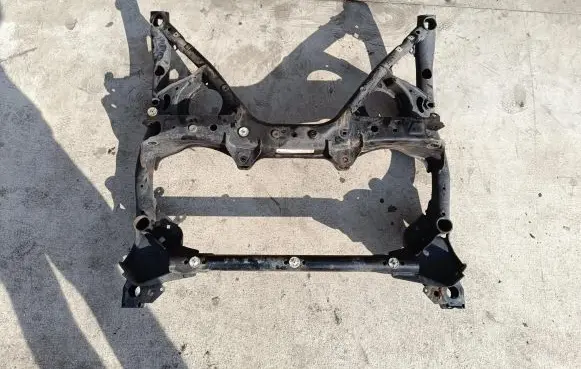 BMW 1 F20 F21 Front subframe 6792505